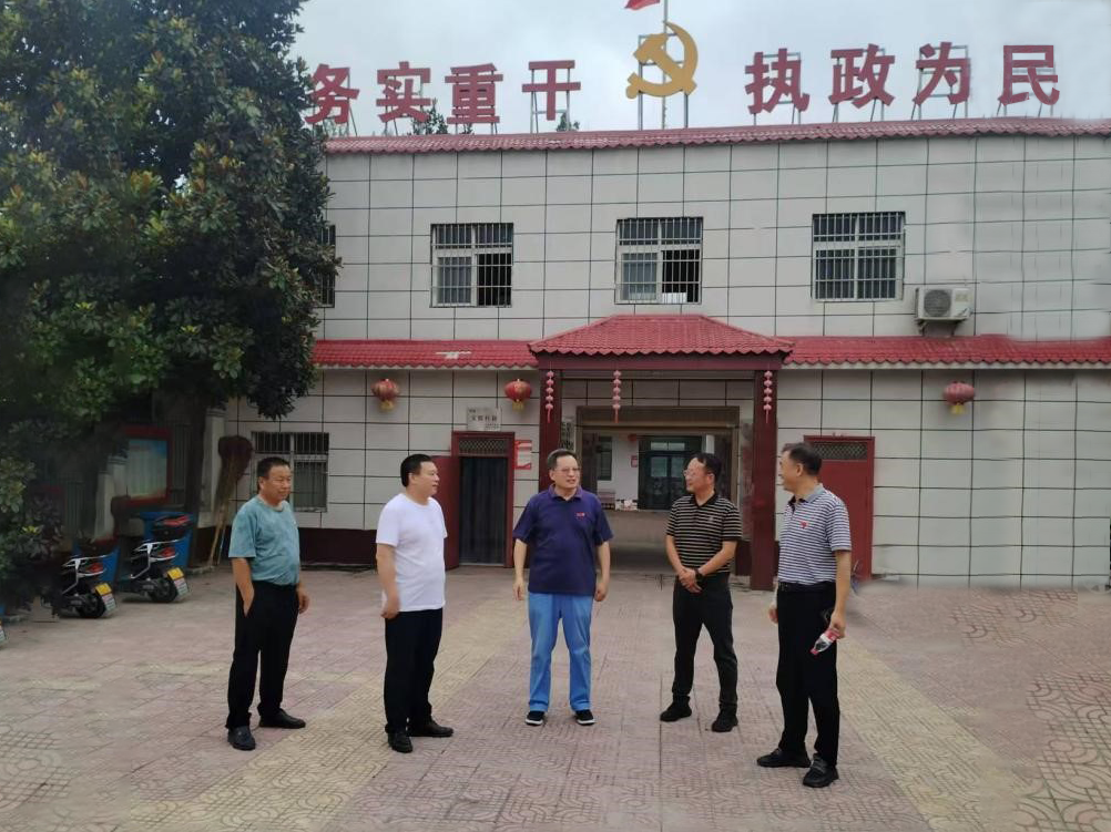集团公司助力钟起营村做好灾后重建工作