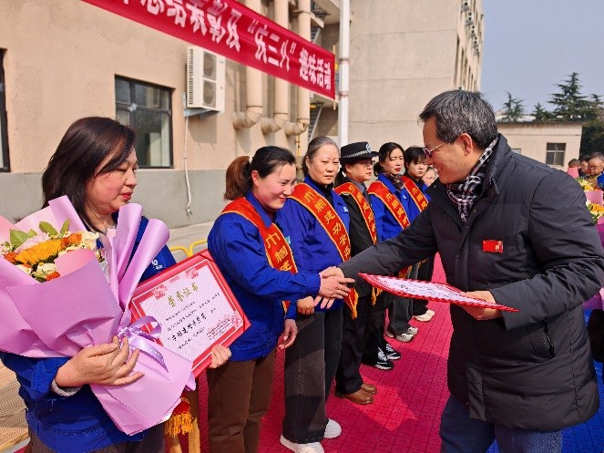 巾帼展芳华，奋进新征程——2024新澳门官方网址举办女工工作总结表彰会暨“庆三八”趣味活动